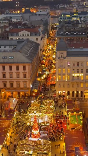 Instagram post by @lighttravelsfaster: Everyone went to Vienna for Christmas - but if you’re searching for the best Christmas…
