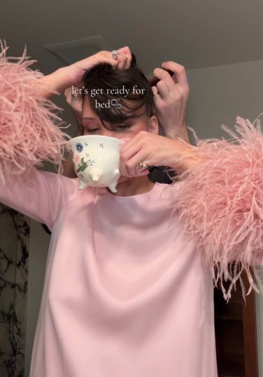 TikTok post by @naraazizasmith: what’s your ideal bed time?🎀