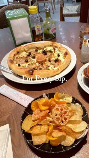 Example TikTok post by @ivicollagen