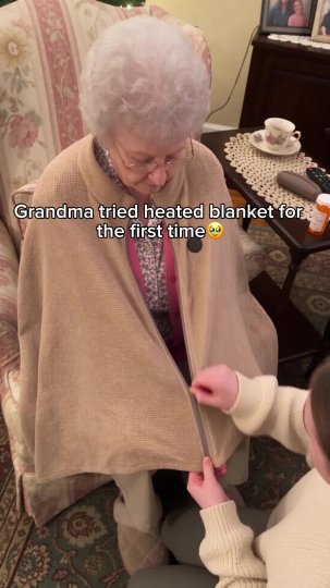 TikTok post by @cozykind.us: Don’t show this to a cozy season girl… 🍂 #cozyseason #usa🇺🇸 #CozyVibes Stay warm anywhere…